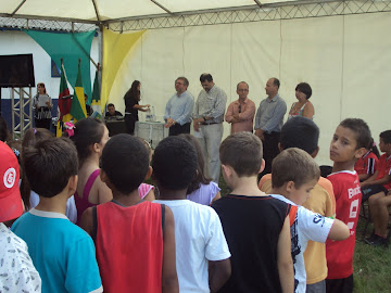 Entrega dos uniformes para os alunos da rede municipal de Canoas