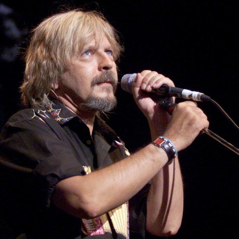 renaud-en-concert-aux-nuits-de-fourviere-a-lyon-en-2004-photo-archives-pierre-augros.jpg