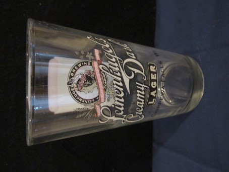 beer glass from the Leinenkugel's brewery in U.S.A. with the inscription 'Leinenkugel's Creamy Dark Lager Chippewa Falls WI, J Leinekugel's Brewing Company.'