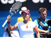 Li Na crashes Belinda Bencic in 2nd round at Australian Open
