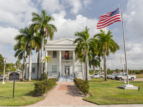 City Hall at Everglades City, most sleepy town ever ;) 