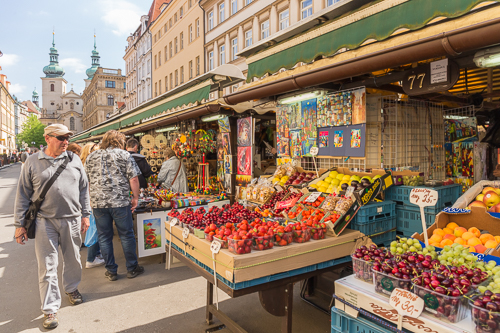 Souvenir / fruit market