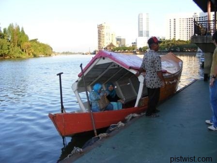 boat cruise