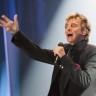 Barry Manilow kao novozelandska babaroga