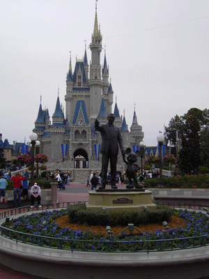 Walt Disney statue