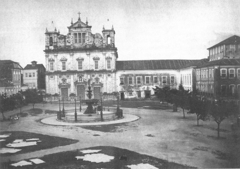 Salvador-Bahia_Terreiro_de_Jesus_Se_Catedral_1862_2.jpg