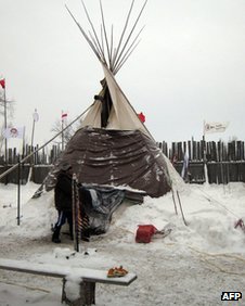 A lone teepee shelters Attawapiskat Chief Theresa Spence on 4 January 2012