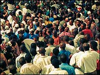 Nigerians crowd during previous census