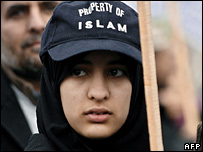 Protester at pro-Islam rally in Trafalgar Square