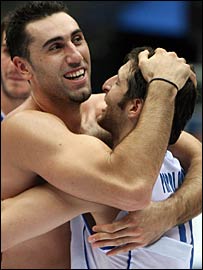 Dimos Dikoudis (left) and Theodoros Papaloukas celebrate victory