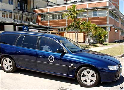 Hearse carrying Steve Irwin leaves Cairns mortuary