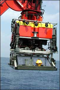 Isis being lowered into the sea (National Oceanography Centre, Southampton)