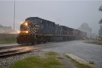 CEFX 1048 on NS 210 in the Pouring Rain