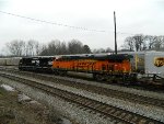 NS 8839 (C40-9)    BNSF 6758 (ES44C4)