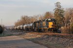 CSX 2646 & 6039 work hard as they pull J782 north with traffic for Middletown & Dayton