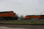 BNSF 5036 waits for 7652