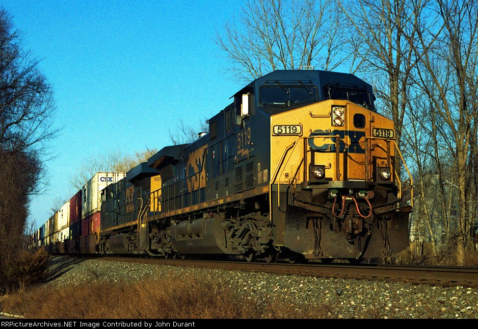 CSX 5119 on Q-118