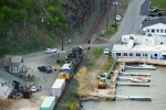 Q161 (CSX 7639, 7720) takes down Auto 72