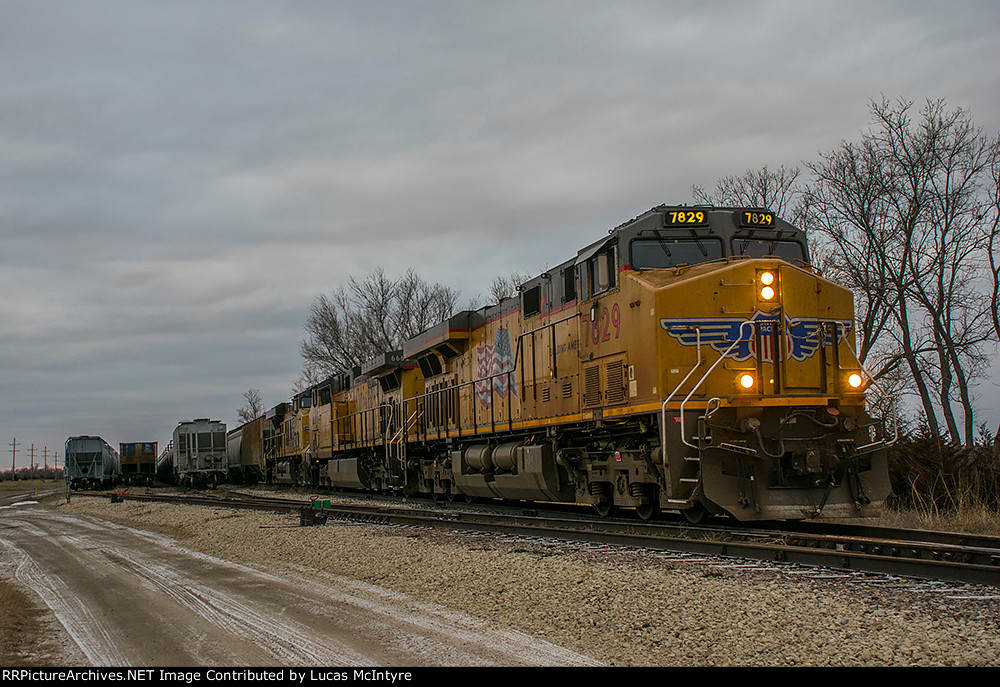 UP 7829 eastbound K&O loaded grain train