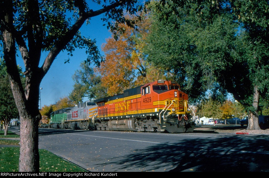 BNSF 4929