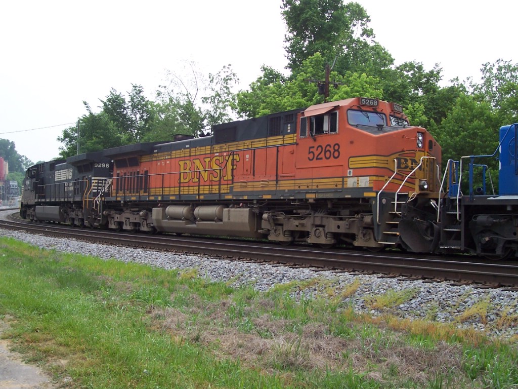 BNSF 5268