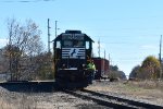 NS 5817 comes down the east leg.