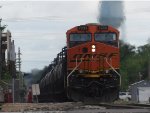 BNSF ES44DC 7233