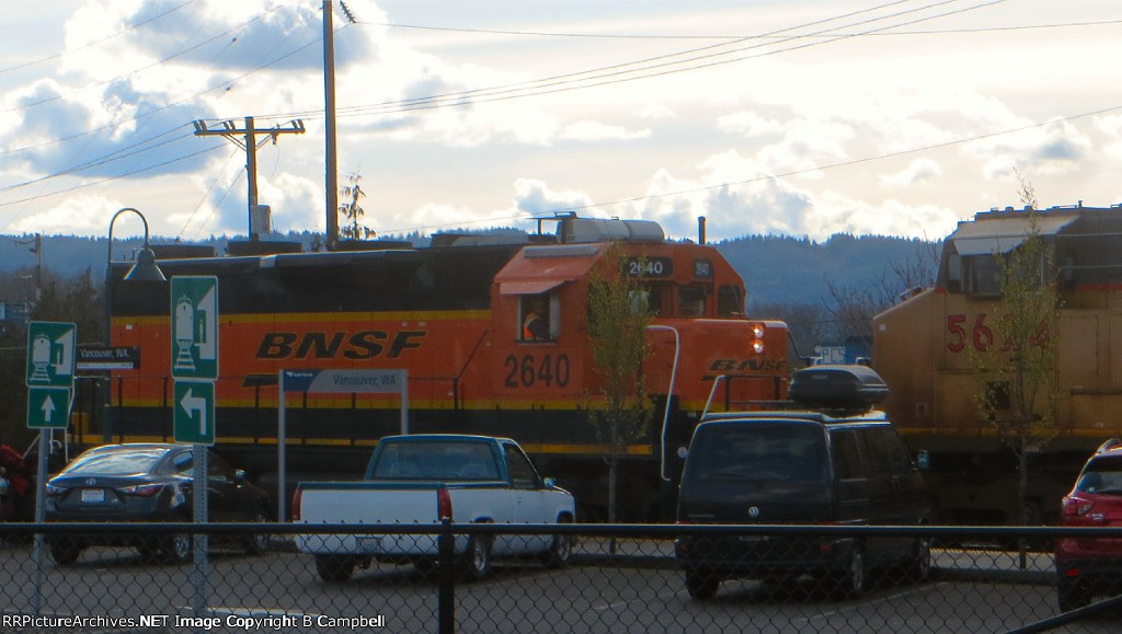 BNSF 2640-UP 5624