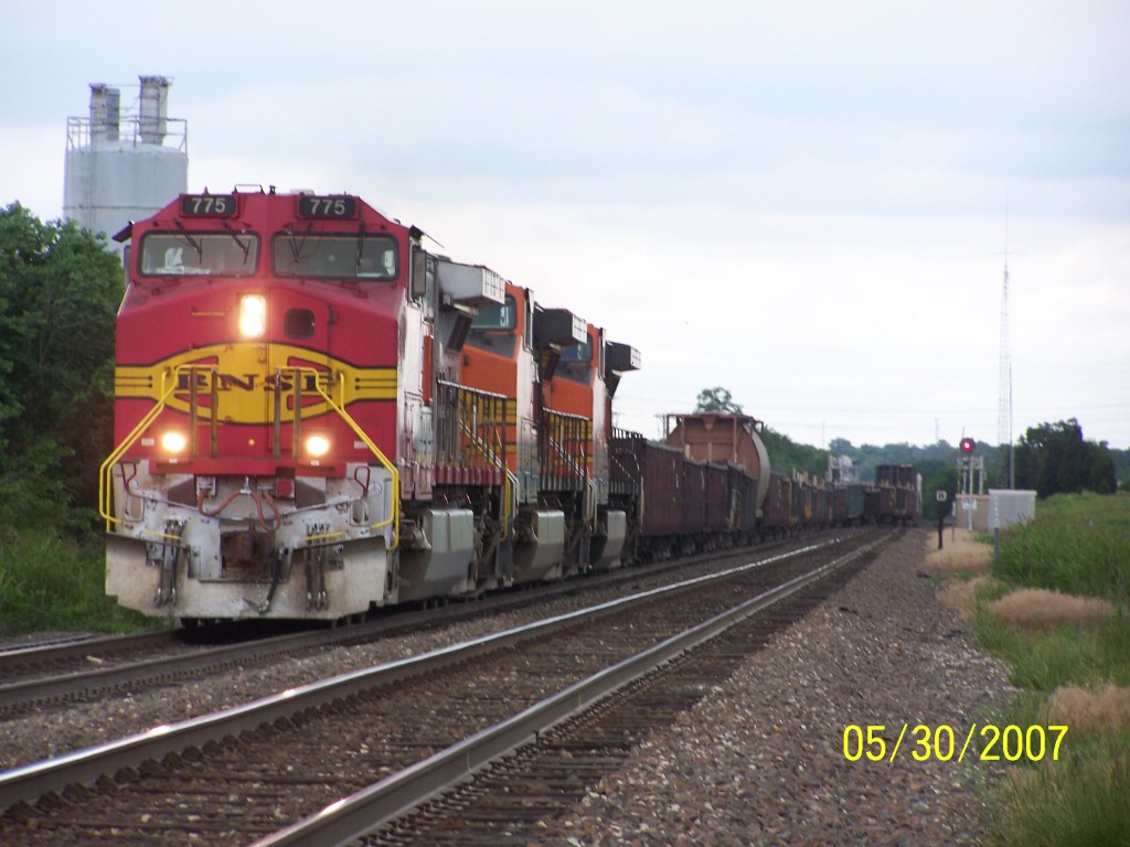 BNSF C44-9W 775