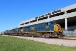 CSX 3227 leads the Q521