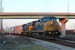 CSX 7706 leads the Q605 south 