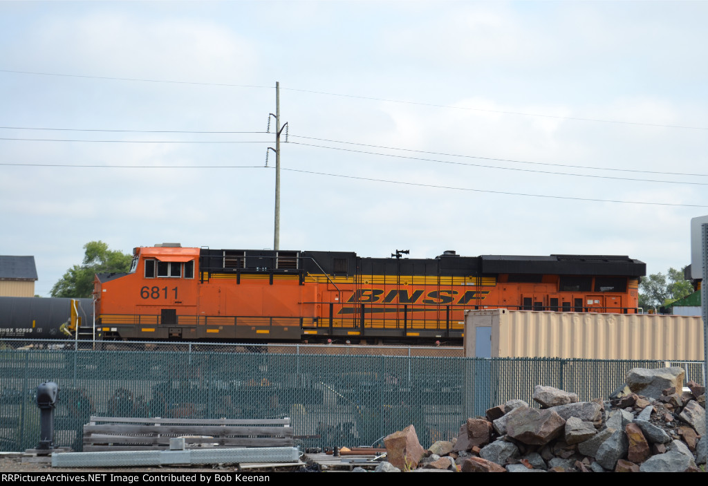 BNSF 6811