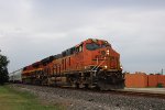 BNSF 7954 leads WB manifest