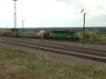 BNSF 8052 SD40-2 ribbon rail train entering Laurel Yard