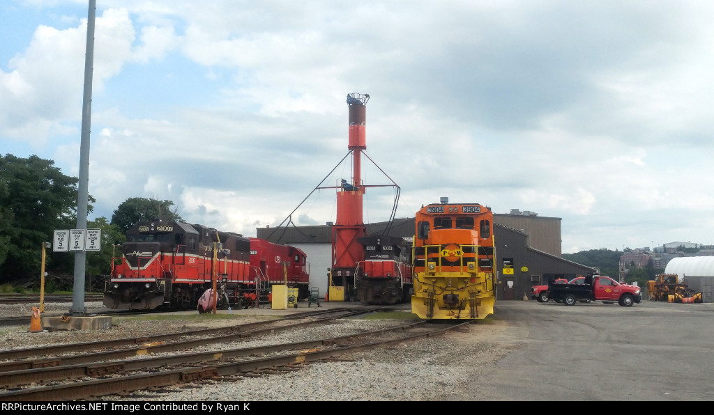 P&W locomotive servicing