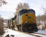 CSX 4739 leads Q111