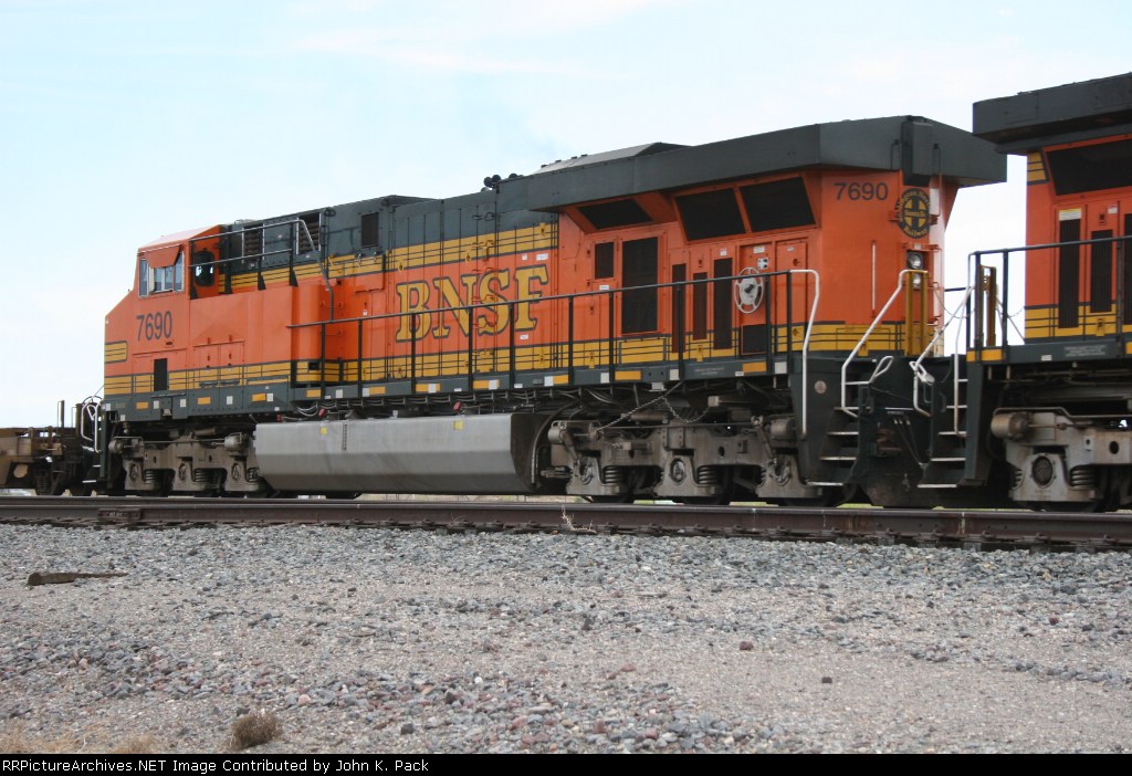 BNSF 7690