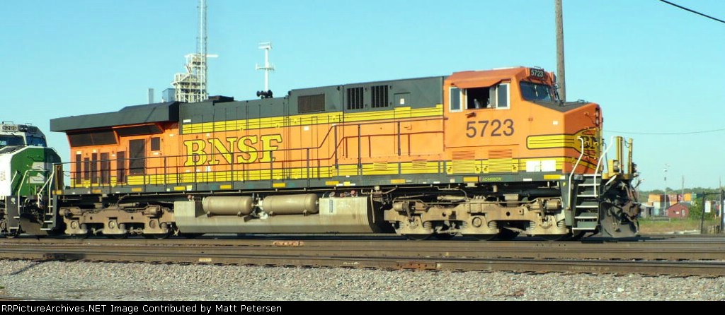 BNSF 5723