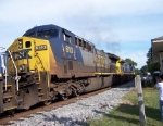 Train U240 passes the Great Locomotive Chase Festival