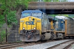 CSXT 676 (AC60CW) & CSXT 5277 (ES44DC) on D740