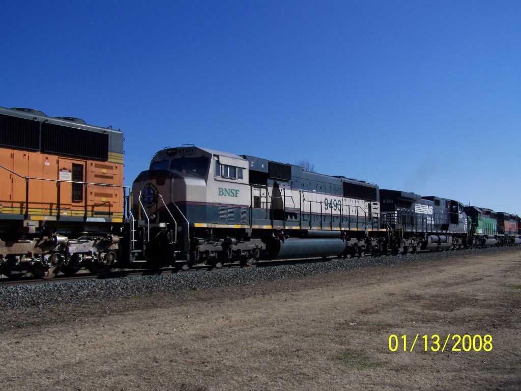 BNSF SD70MAC 9490