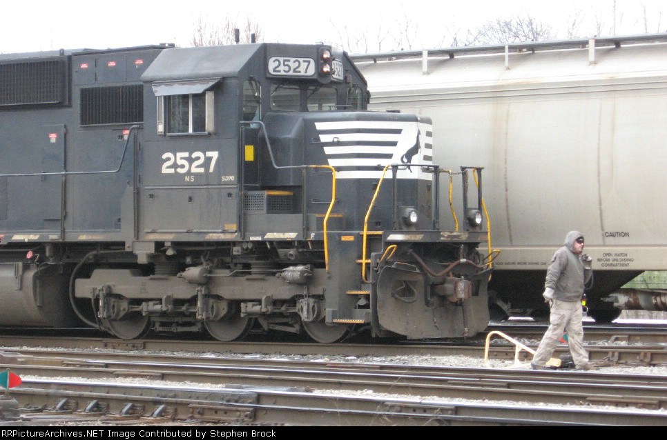 NS 2527 & Conductor