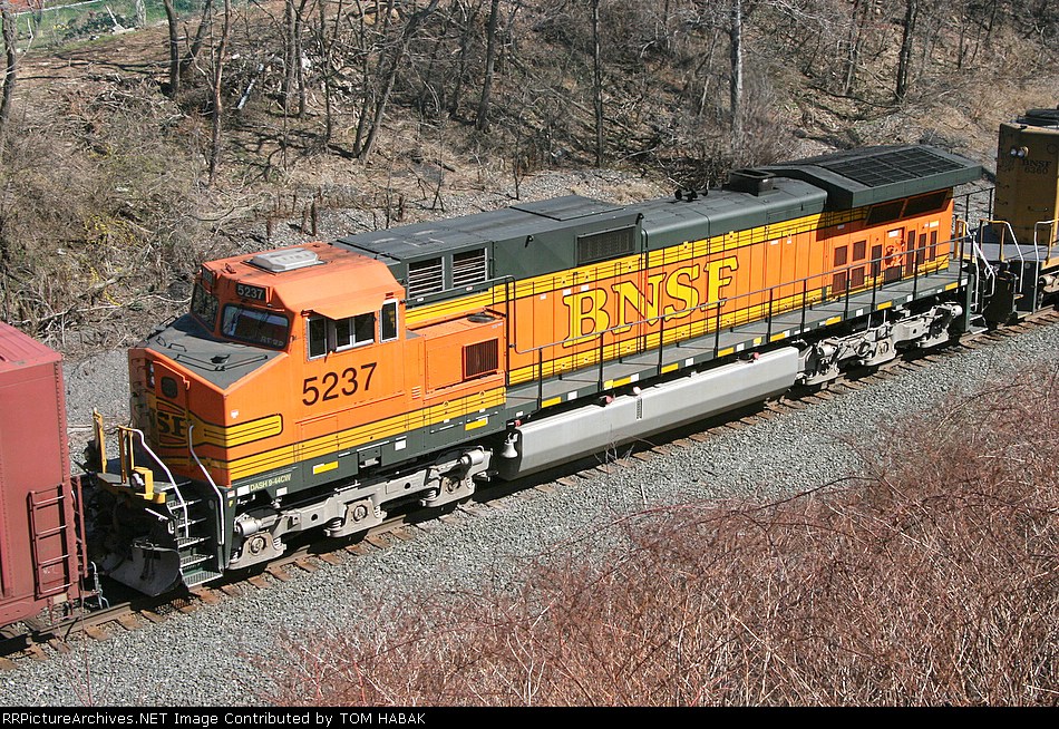 BNSF 5237