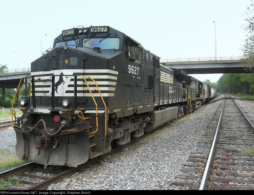 NS 9627 & 8809 get an early start to their weekend rest