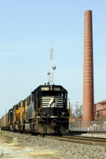 Coal train 84J creeps towards the A&Y