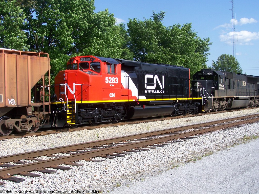 CN 5283 has finally been repainted