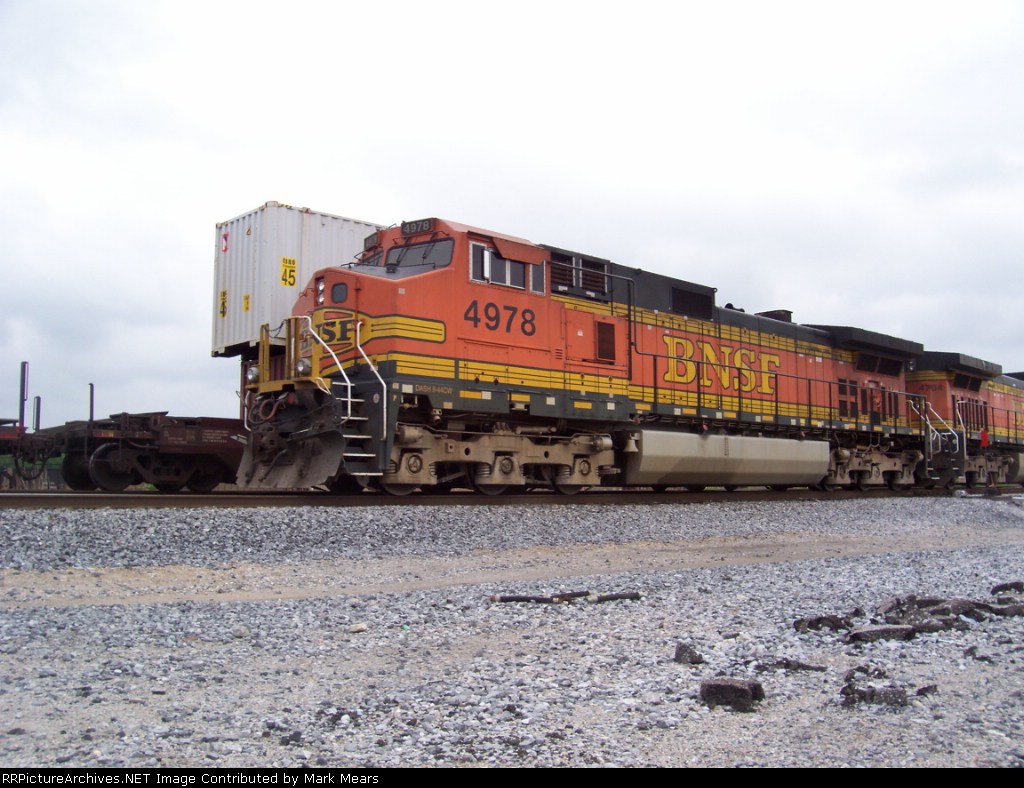 BNSF 4978