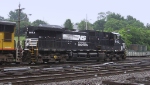 NS 9183 leaving in the rain