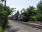 NS 9582, 8721 & 8787 approaching