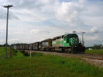 GCFX 3055 & CSX 8440 lead W930-02 around the curve